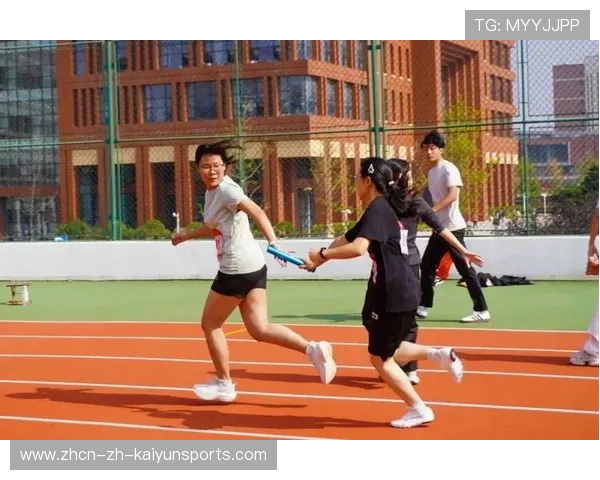 现场“嗨翻全场”：运动员“全场冲刺”燃烧热情！